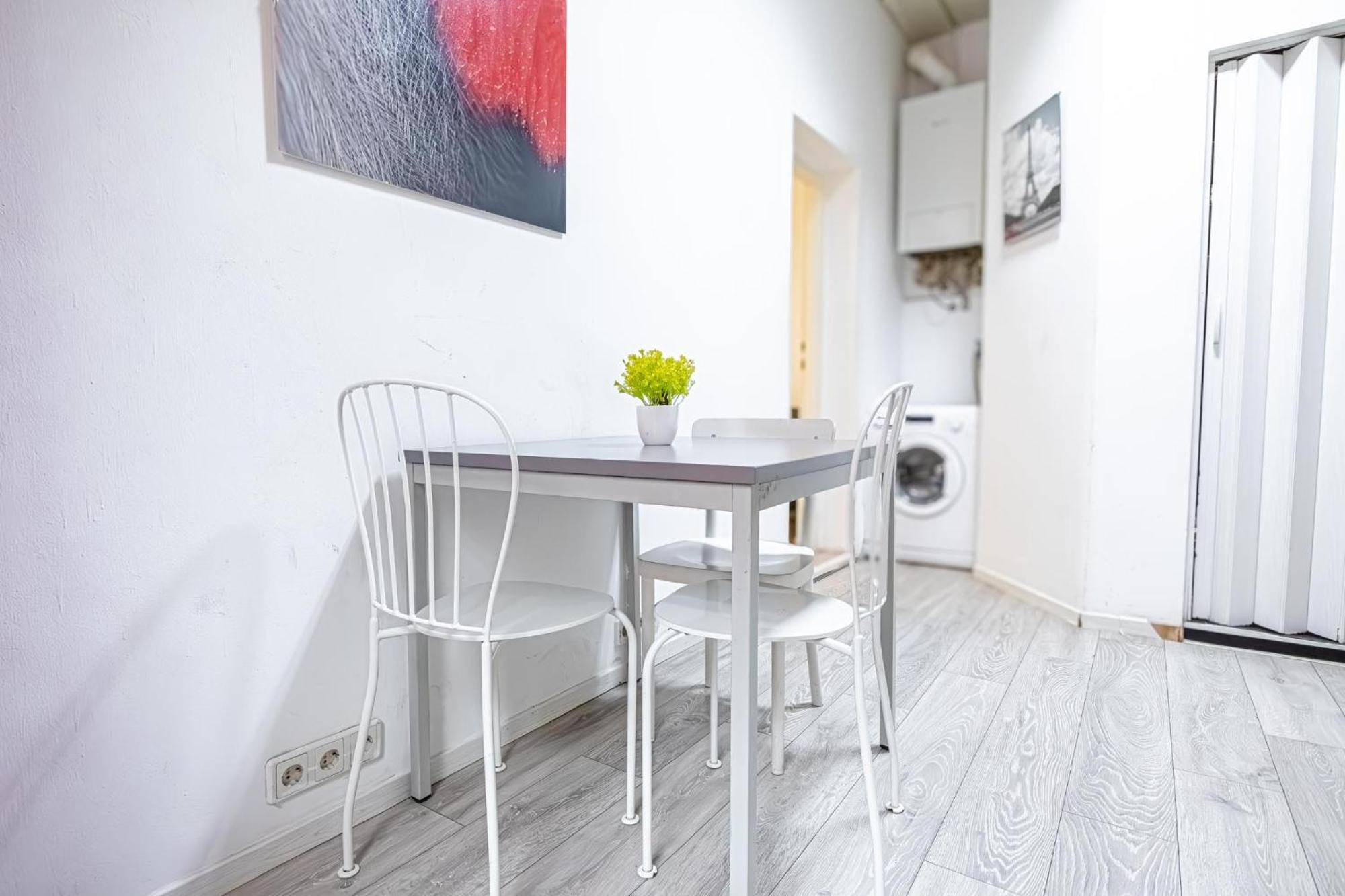 Bright 1br Apt, Prime Location & Wifi Apartment Wien