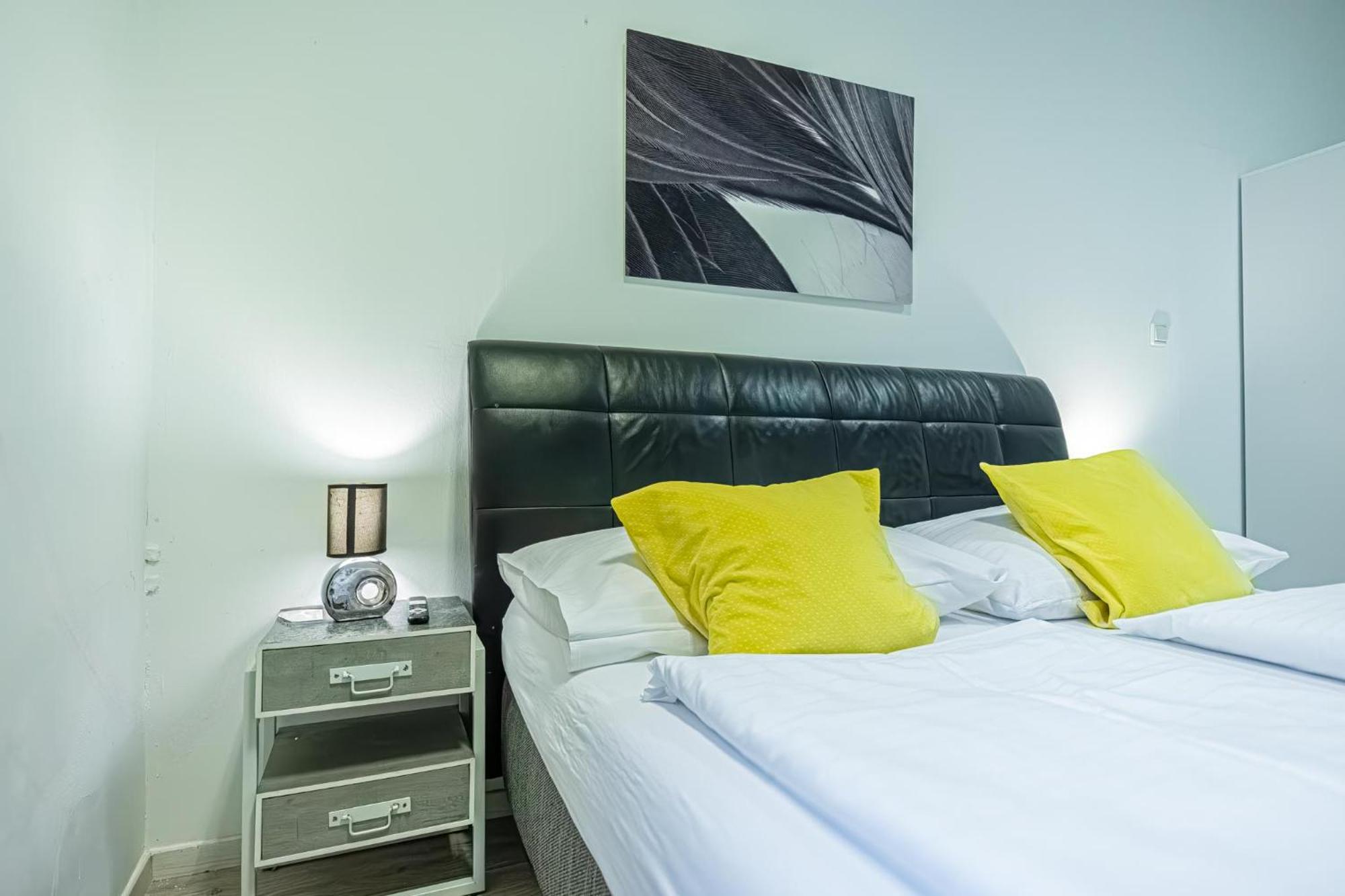 Bright 1br Apt, Prime Location & Wifi *