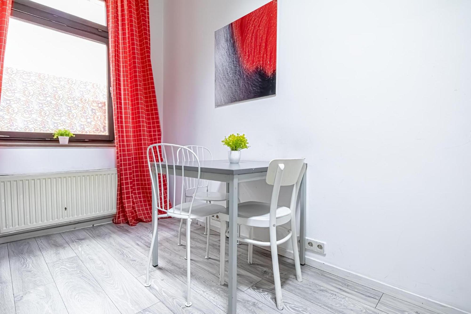 Bright 1br Apt, Prime Location & Wifi Apartment