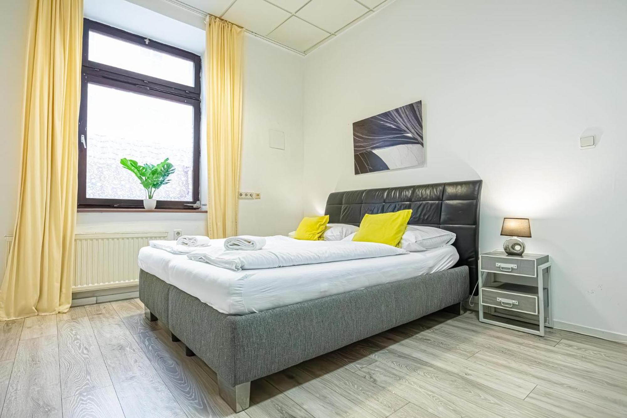 Bright 1br Apt, Prime Location & Wifi *